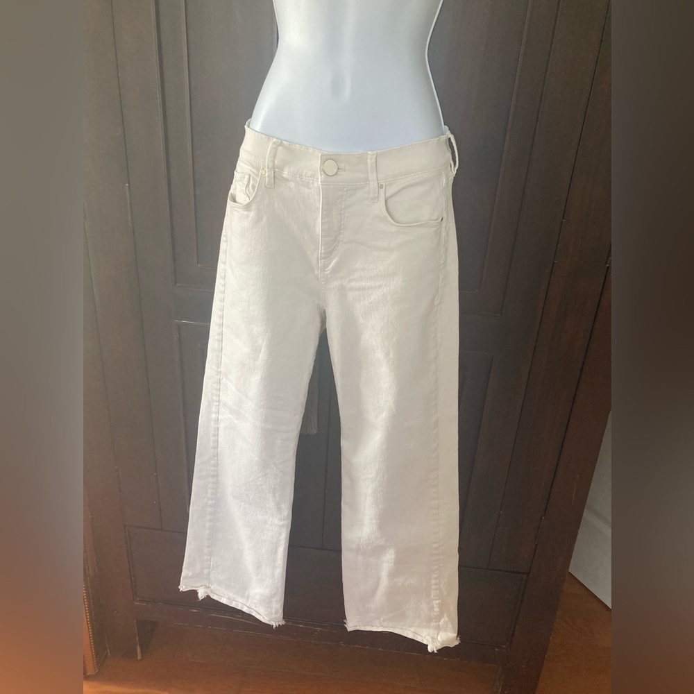 Ann Taylor Petite Raw Hem Cropped Beige Jeans Size 0